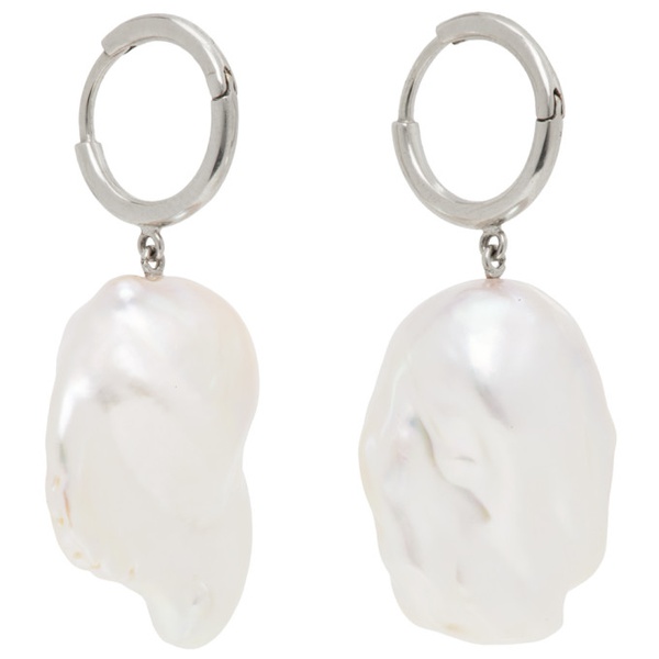  시몬 로샤 Simone Rocha Silver Baroque Pearl Hoop Earrings 241405F022028