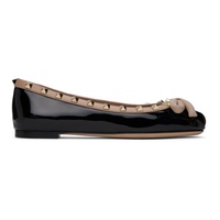 발렌티노 Valentino Garavani Black Rockstud Patent Leather Ballerina Flats 242807F118018